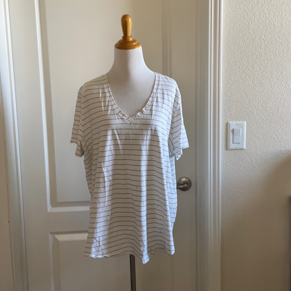 Lululemon love v-neck shirt